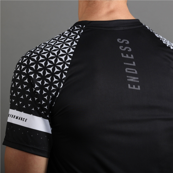 T-SHIRT FEISTY GEO - BLACK WHITE