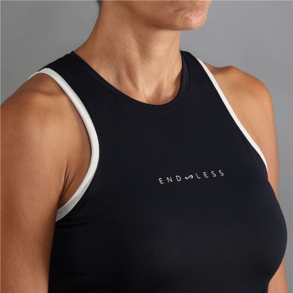 T-SHIRT ESSENTIAL - BLACK GOLDEN