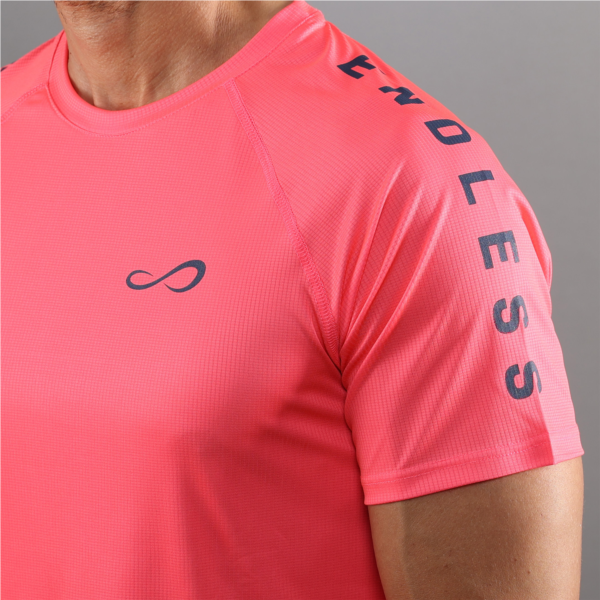 T-SHIRT FEISTY ICONIC - BRIGHT CORAL