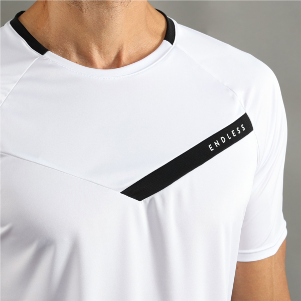 T-SHIRT TRACER - WHITE BLACK
